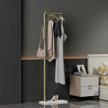 Леки луксозни подови закачалки от ковано желязо за спални мебели, домакински закачалка за дрехи, модерна проста закачалка, простор за антре Изображение