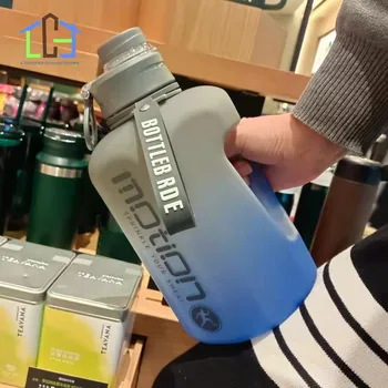Бутилка за вода за Фитнес с голям Капацитет Мащаб за пътуването на открито, пластмасов преносима бутилка за вода за многократна употреба употреба Изображение