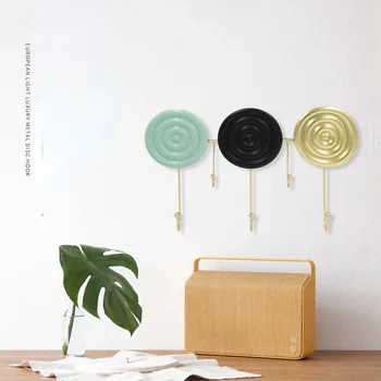 Куки за кърпи Nordic Желязо Metal Cross-color Disc Стенни Закачалка за дрехи светло Луксозно Зелена Украса на стени, Закачалки за дрехи Изображение