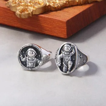 Ново Забавно пръстен Астронавти, за жени, мъже в стил пънк, така винтажное сребърен пръстен космонавта, отворен пръстен за двойки, чар, бижута подарък Изображение