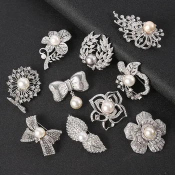 Модни брошки с бели перли и кристали за жени, модни игли с цветя-пеперуди, Аксесоари за облекло, сватбени подаръци Изображение